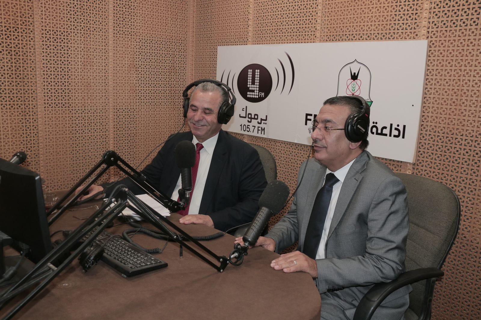 إذاعة جامعة اليرموك في كلية الإعلام، تُطلق عبر أثيرها، برنامجا مفتوحا يتناول زيارة جلالة الملك عبدالله الثاني، إلى محافظة إربد.
