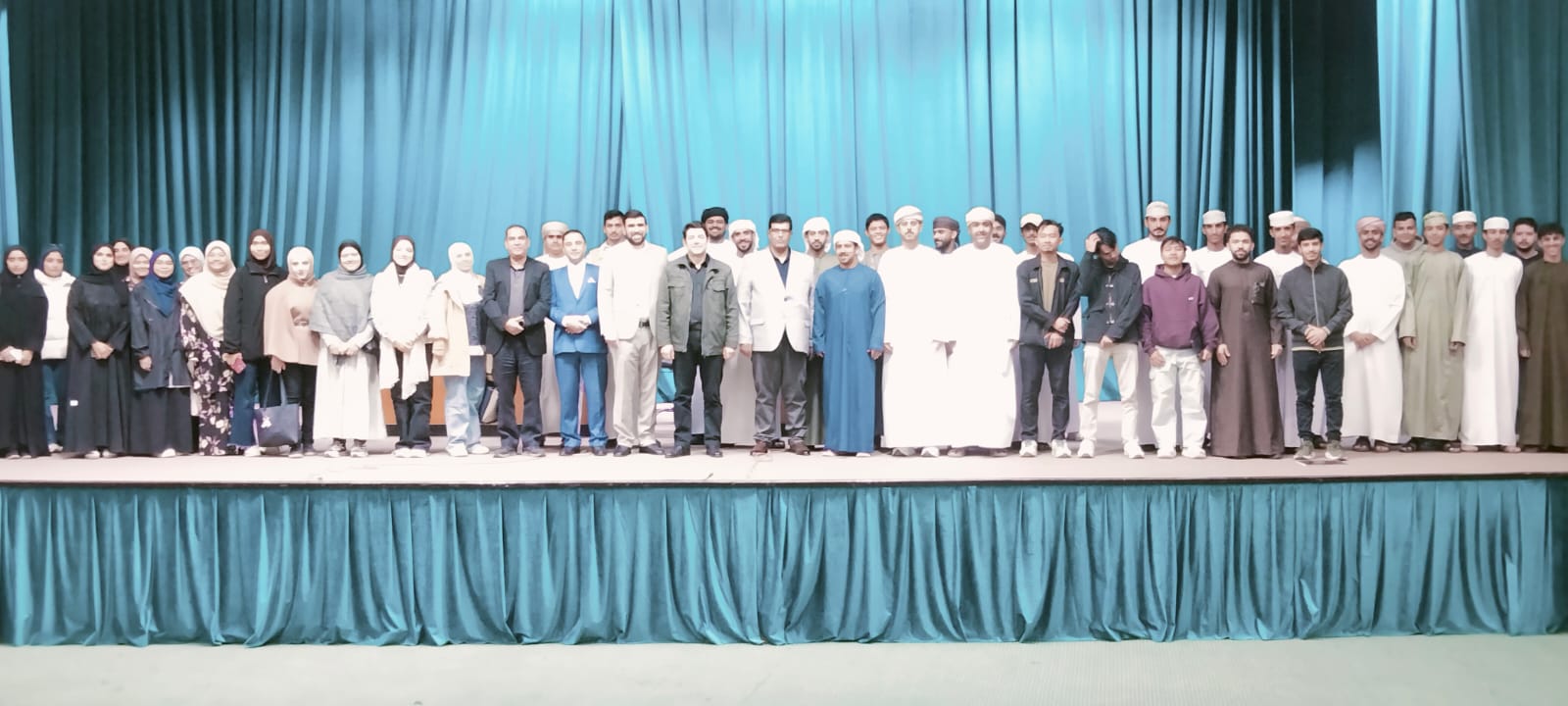                           كلية الآداب تحتفي يطلبتها الدوليين