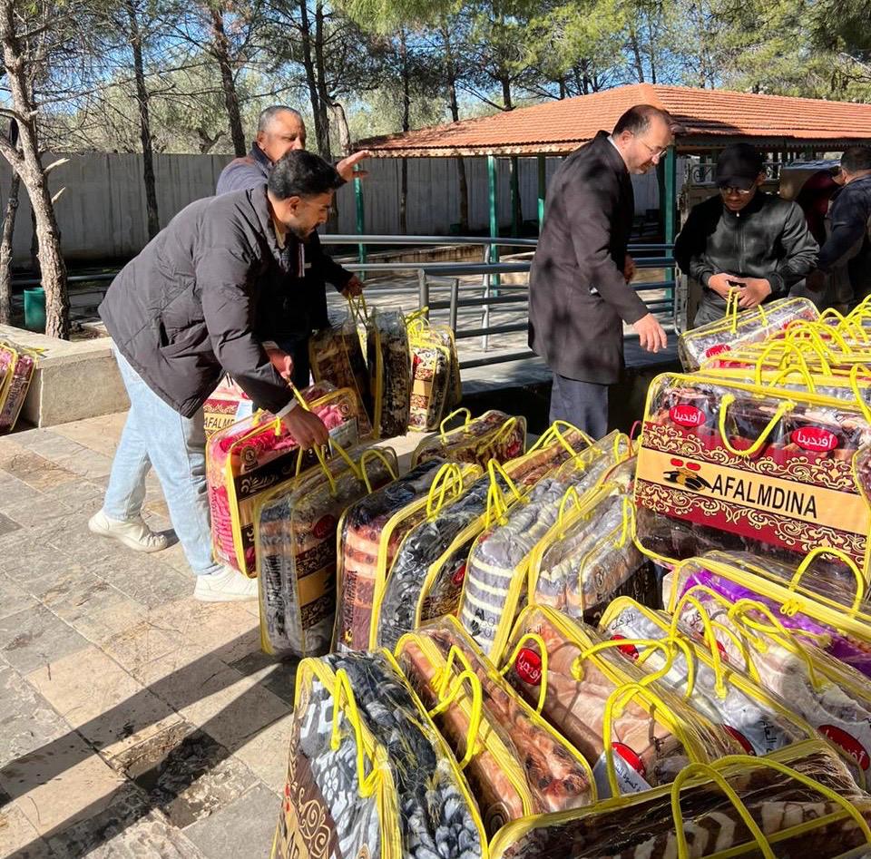 كلية الآداب وعمادة شؤون الطلبة تنظمان مبادرة 