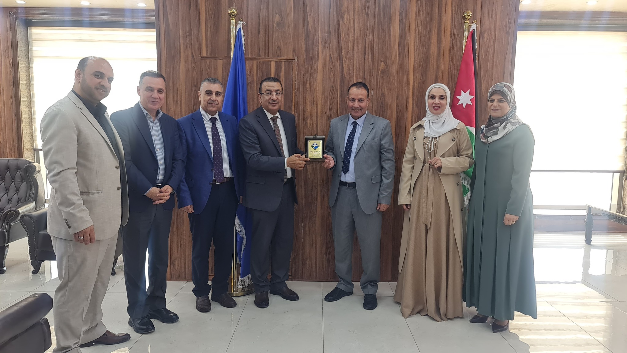 الأمين العام للجمعية العلمية لكليات الآداب يبحث آفاق التعاون الأكاديمي مع جامعة جدارا